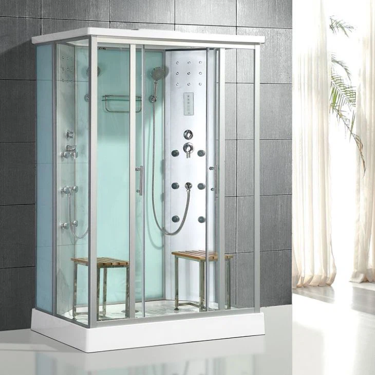 Duschraum mit Computer-Panel