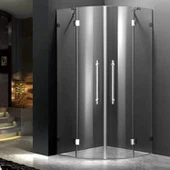 Duschabtrennung mit Flügeltür