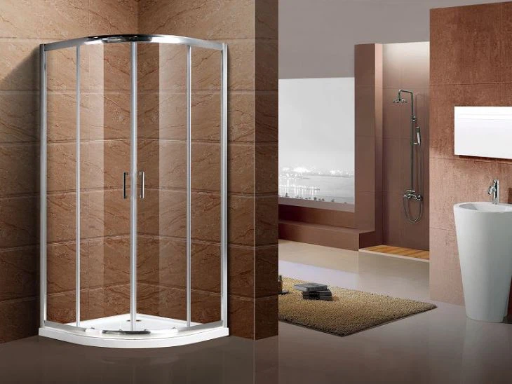 Duschkabine mit Tür